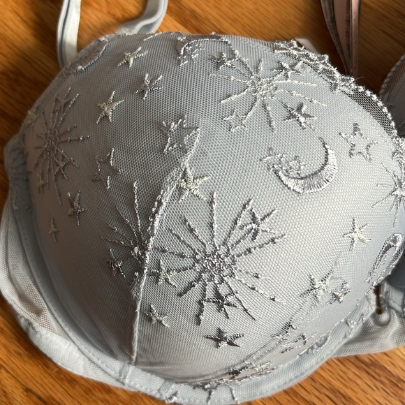 Victoria’s Secret gray stars and moon print push up bra  size 38C - Picture 6 of 12